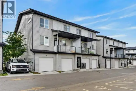 204, 235 Redstone Walk NE