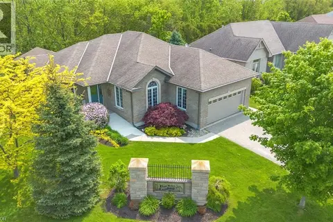 2 HUNTER Drive S