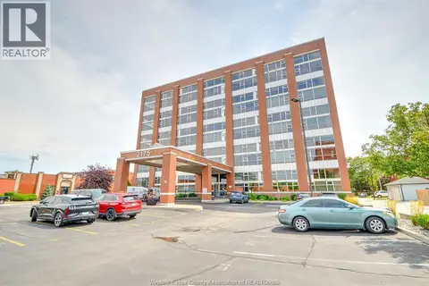 2175 WYANDOTTE STREET East Unit# 105