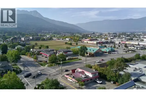21 & 61 Shuswap Street NW