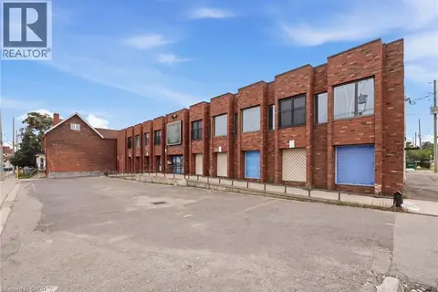 98 BARTON Street E