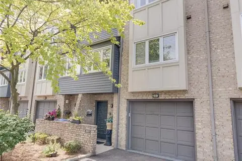 3917 RIVERSIDE East Unit# 9-3917