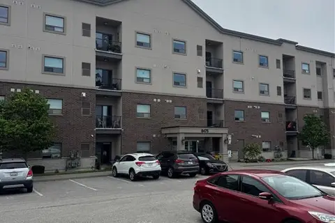 8475 WYANDOTTE STREET East Unit# 211