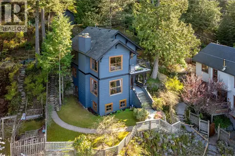 555 ROOCROFT LANE