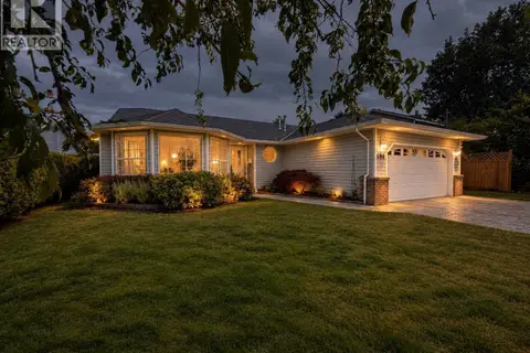 688 Albatross Cres