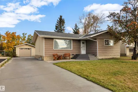 42 CAMELOT AV