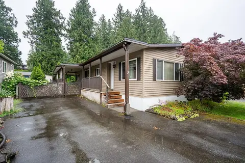 8 52324 YALE ROAD, Rosedale