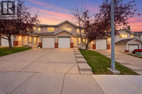 13 Country Hills Rise NW