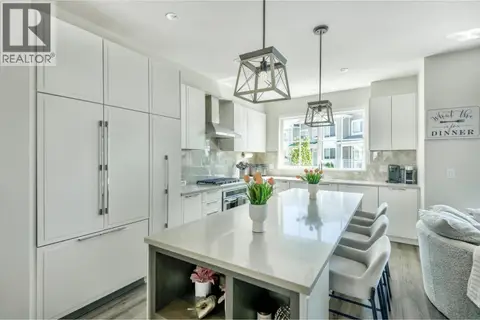 9 5311 ADMIRAL WAY