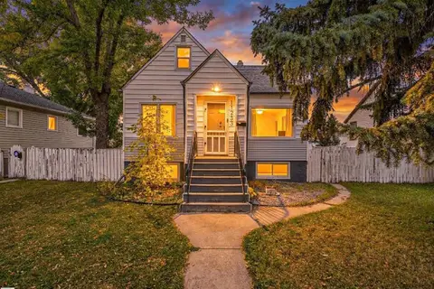 11233 103 ST NW