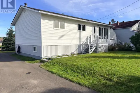 8 Fairview Street
