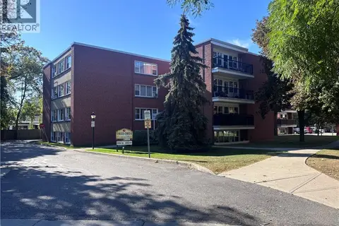 2054 COURTLAND Drive Unit# 404