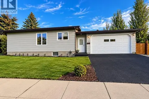302 Cowie CRESCENT