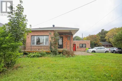 119 Salisbury AVE
