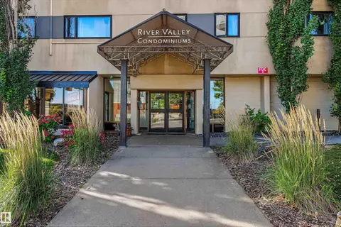 #309 9710 105 ST NW