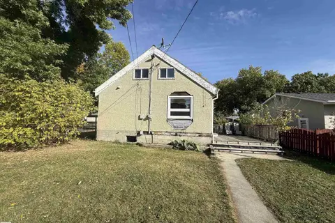 11942 37 ST NW