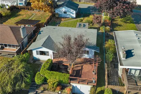 558 Alder St