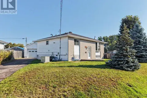 58 VAN HORNE CRESCENT