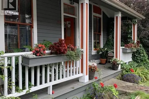 324 TENTH STREET