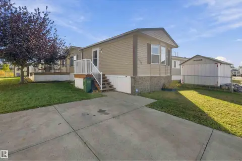 442 Oak Wood CR NW