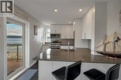 1401 27 Island Hwy S