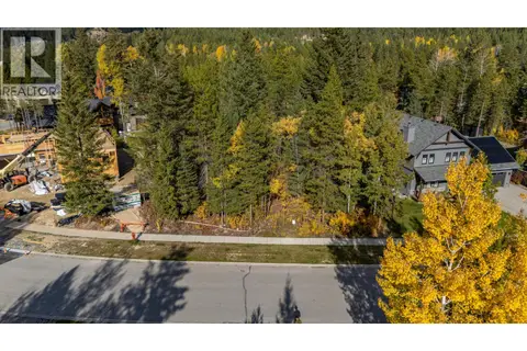 1520 Quartz Crescent