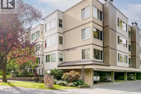 203 3260 Quadra St
