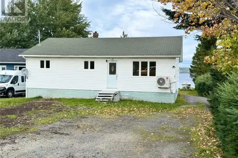 26 Main Street N