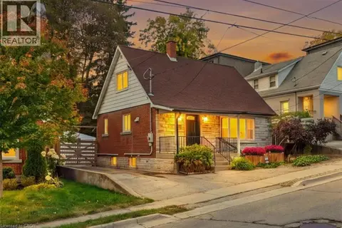 106 CEDAR Street S