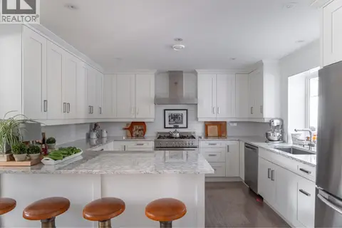 1045 RAVENSBOURNE Lane