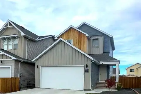 22 Goldenrod Place W