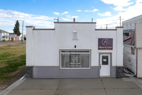 4813 Queen Street
