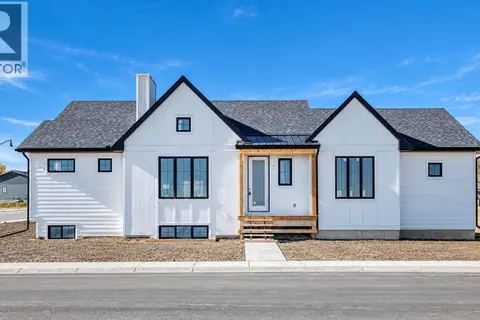 304 Flare Avenue SW