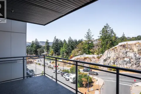 412 967 Whirlaway Cres