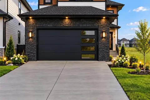 534 Yuel CRESCENT