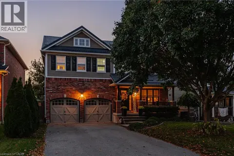 6 MATHEWS Court