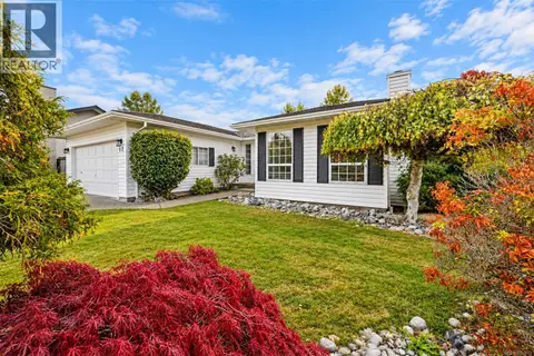 17 6766 Central Saanich Rd