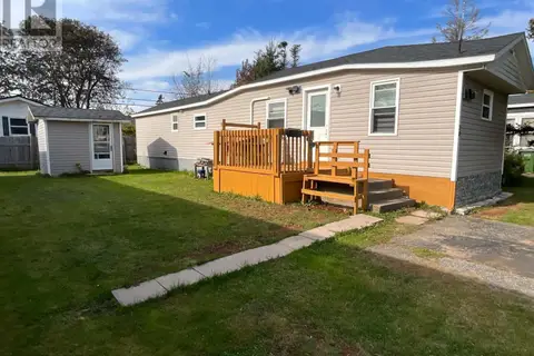 38 Linkletter Estate