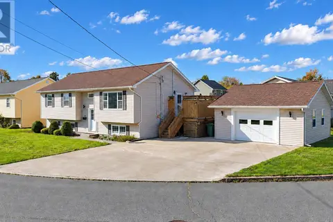 44 Lovat Crescent
