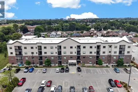 8475 WYANDOTTE STREET East Unit# 311