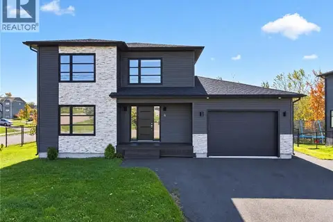 4 Francfort Crescent