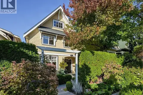 695 W 19TH AVENUE