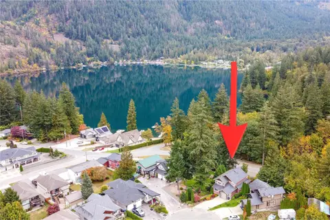 66074 OGILVIEW DRIVE, Kawkawa Lake