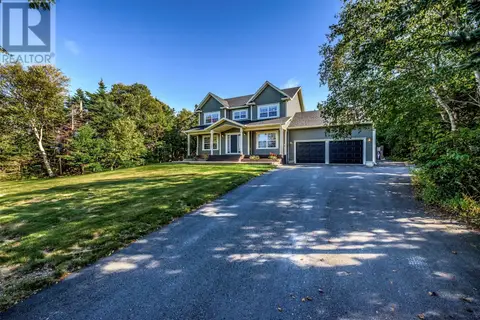 43 Pine Ridge Crescent