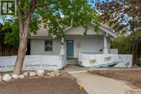 597 Eckhardt Avenue E