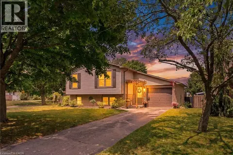 72 CRESTLYNN Crescent