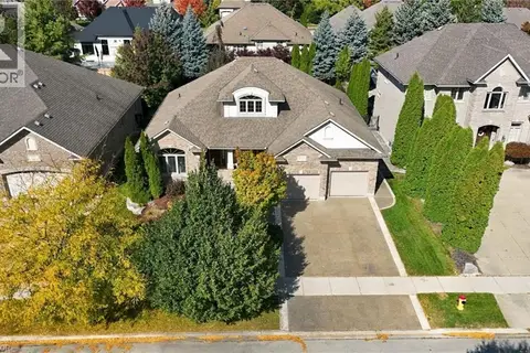 209 LONGVIEW Crescent
