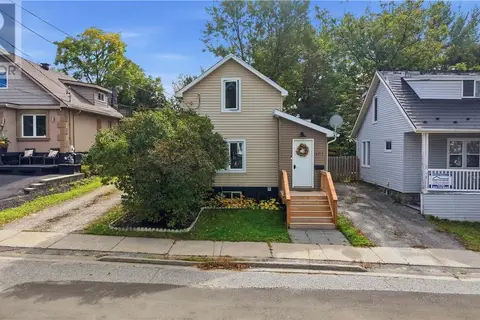 407 Morris Street