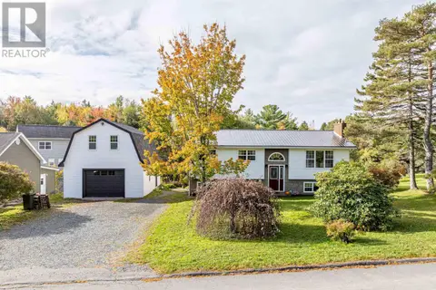 49 Mayflower Avenue