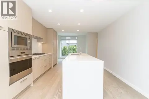 3483 ROSS DRIVE